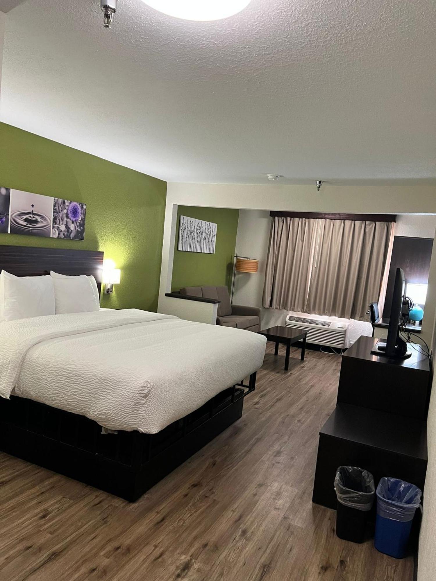 Sleep Inn & Suites Salina I-135 Zewnętrze zdjęcie