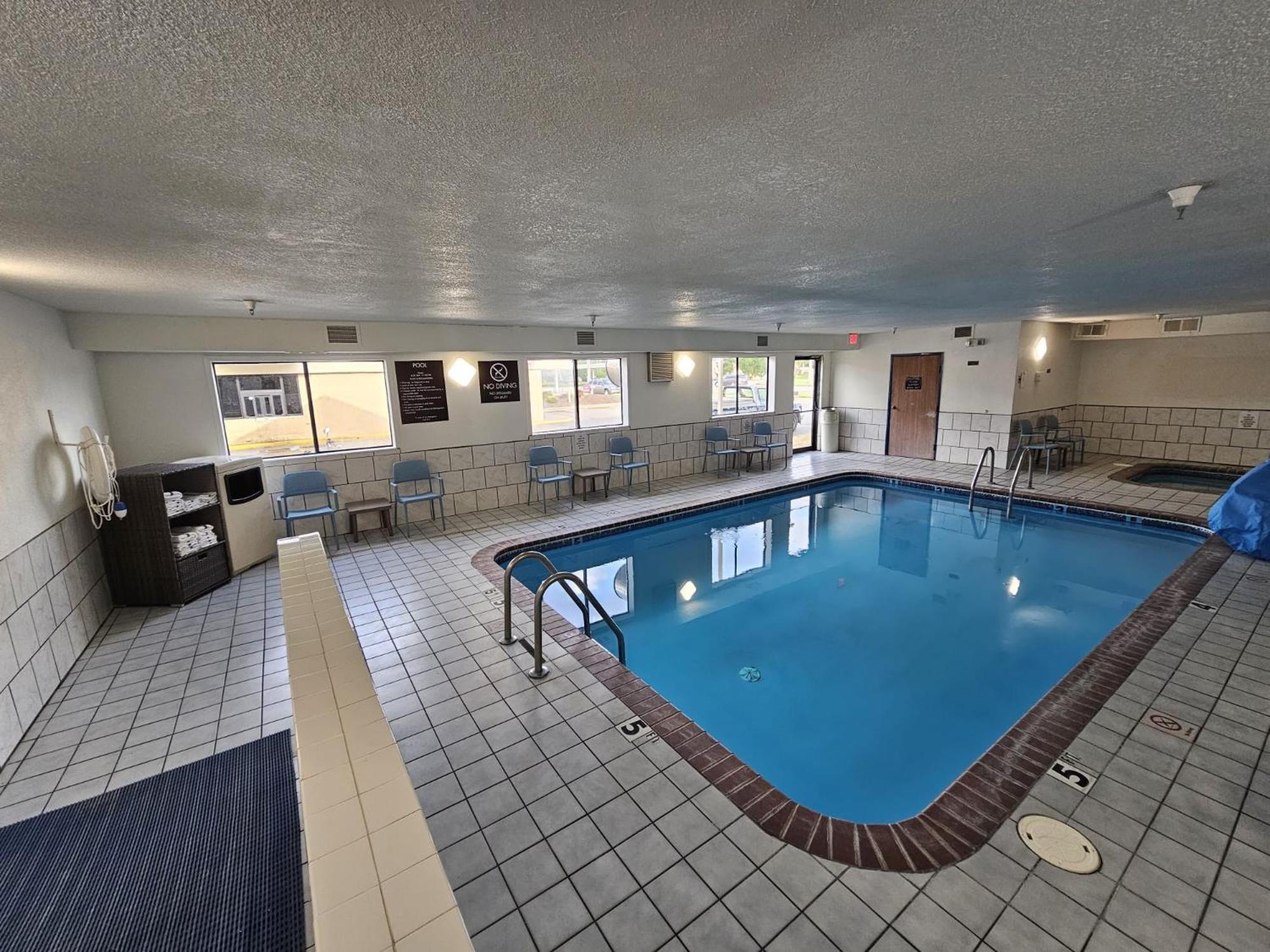 Sleep Inn & Suites Salina I-135 Zewnętrze zdjęcie