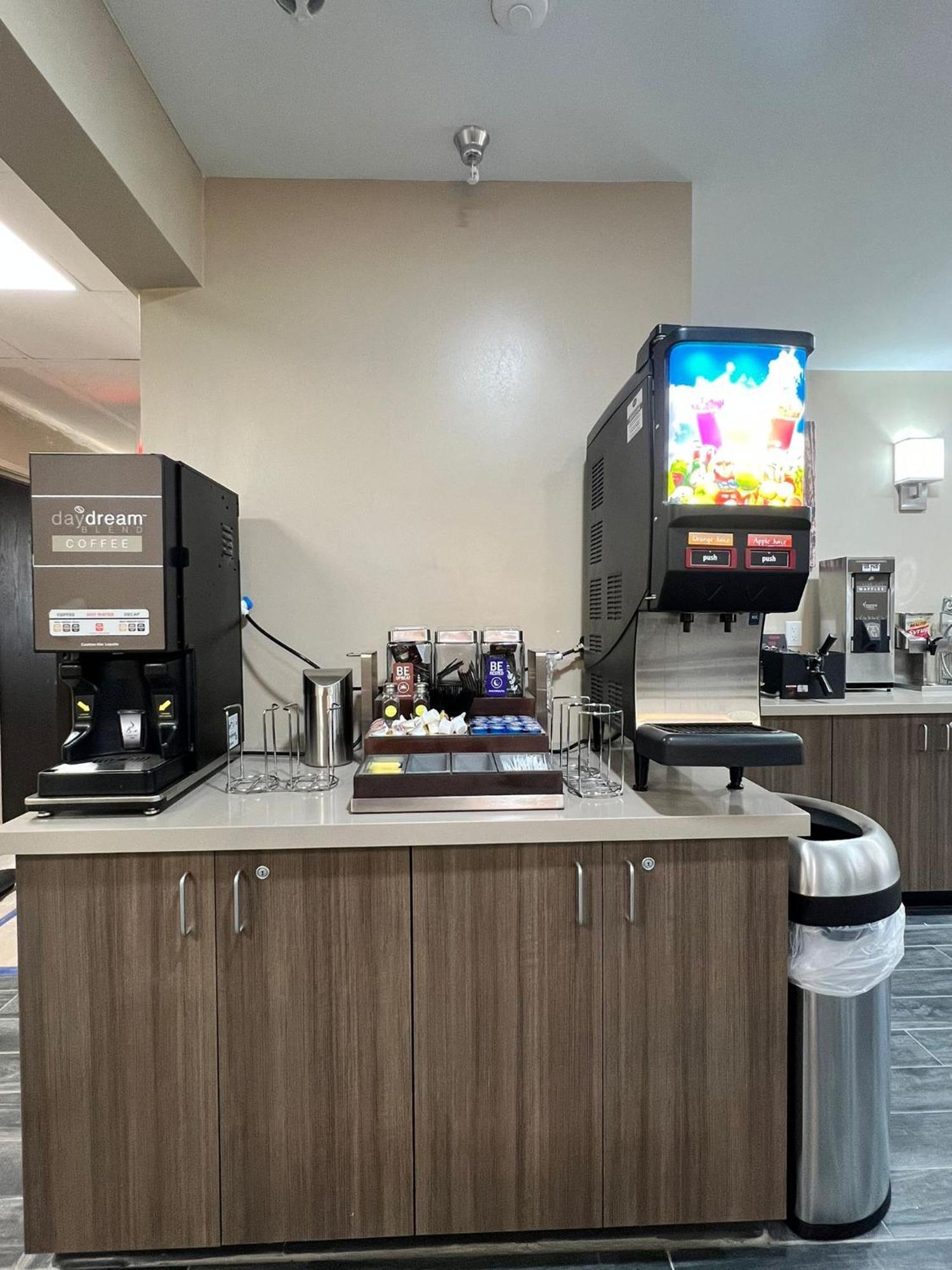 Sleep Inn & Suites Salina I-135 Zewnętrze zdjęcie