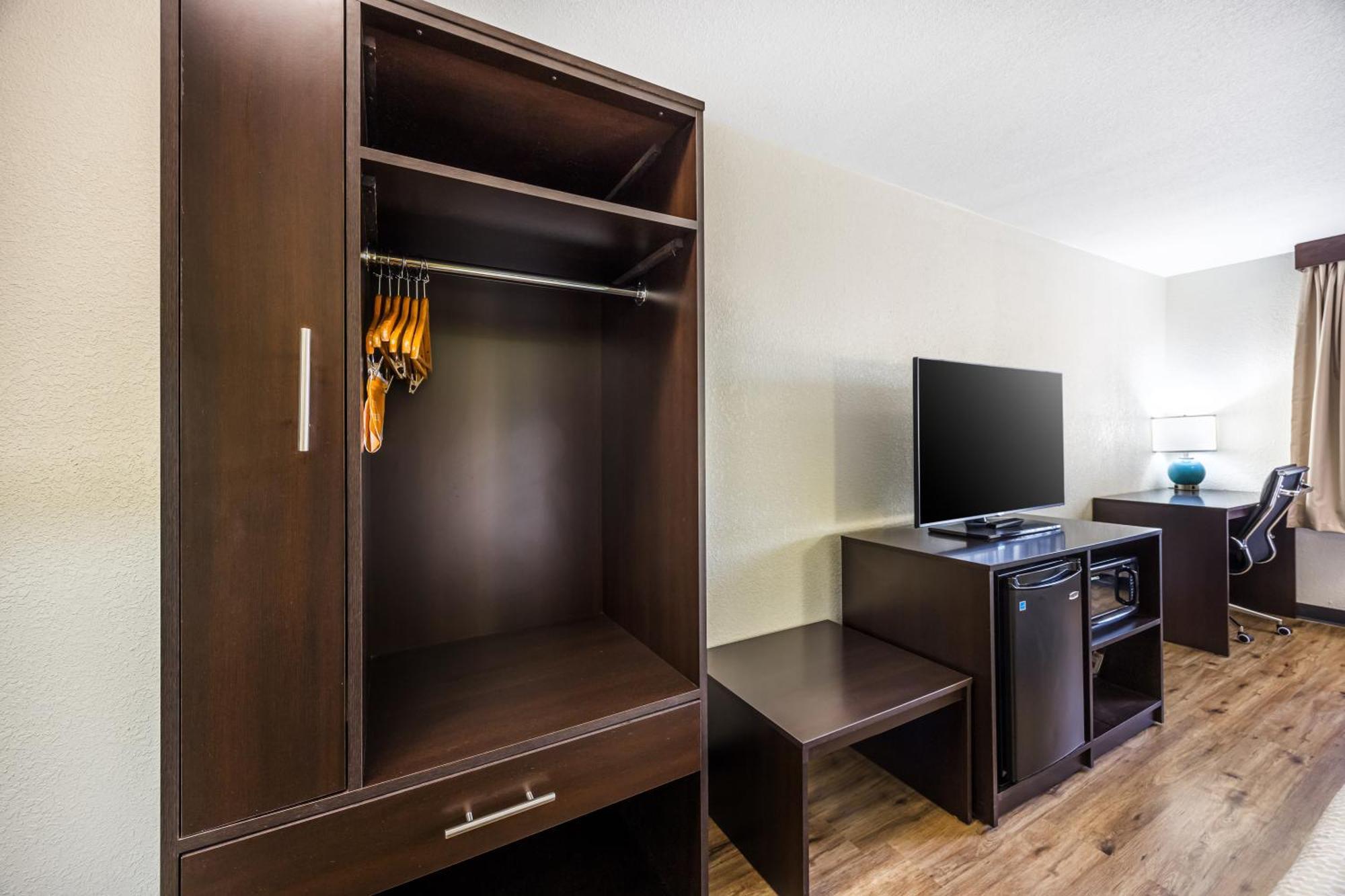 Sleep Inn & Suites Salina I-135 Zewnętrze zdjęcie