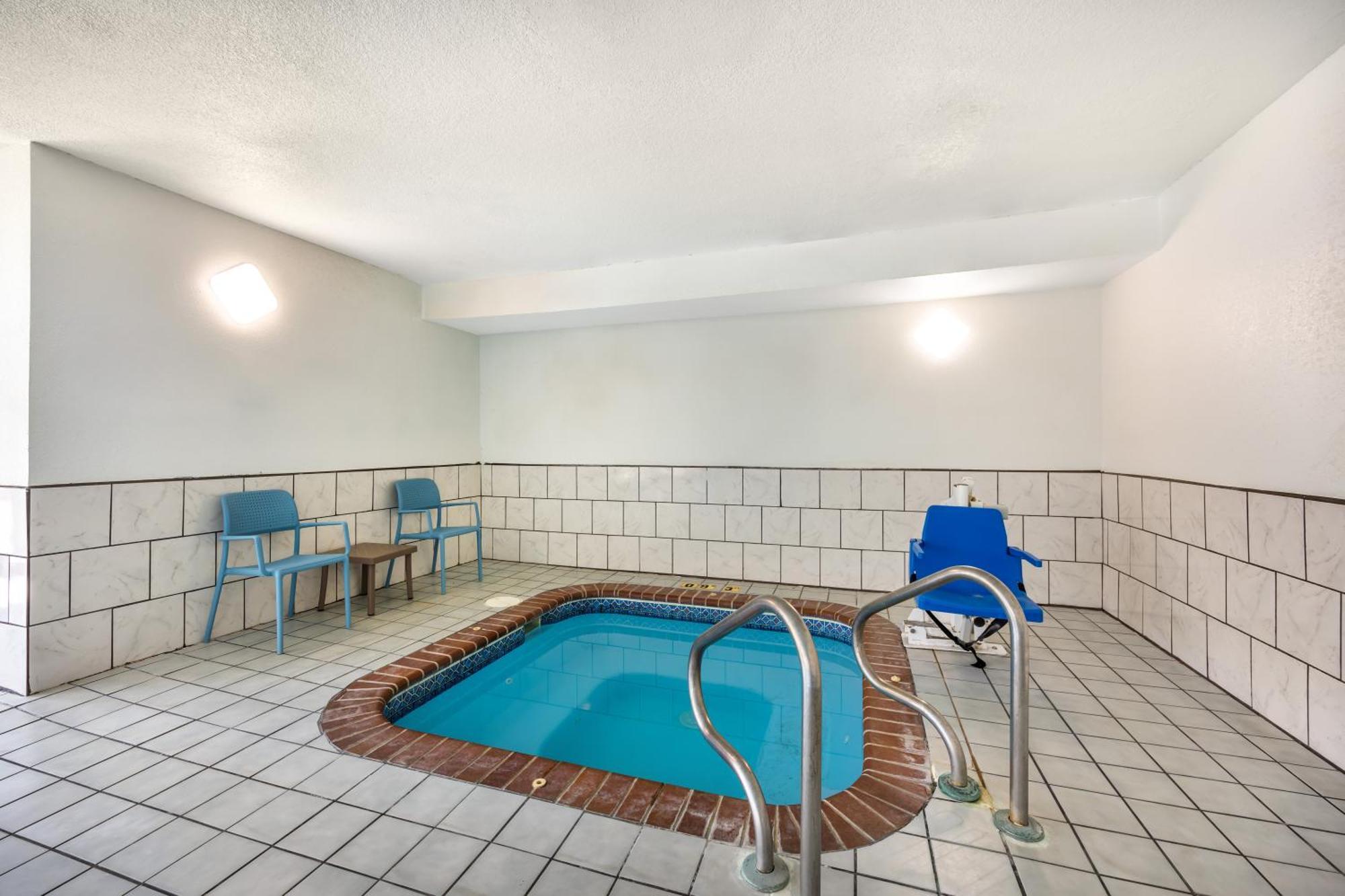 Sleep Inn & Suites Salina I-135 Zewnętrze zdjęcie